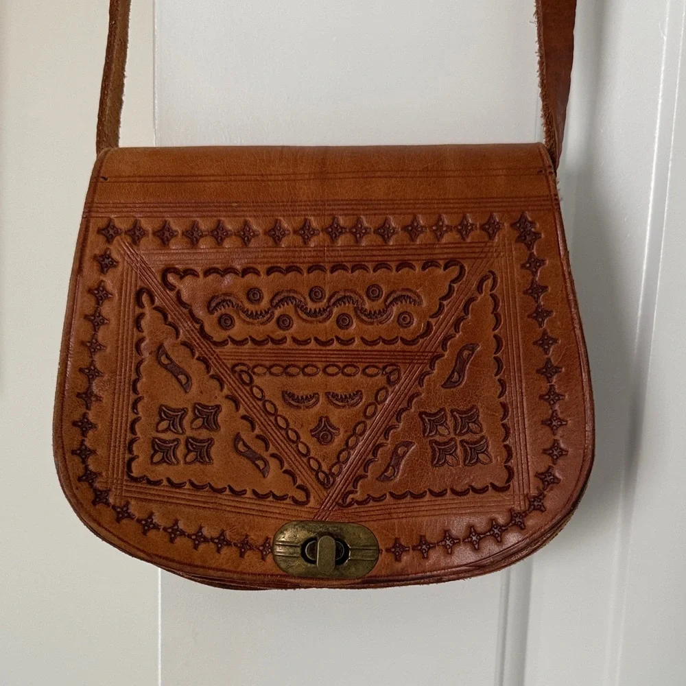 Vintage leather shoulder bag - Picture 1 of 7